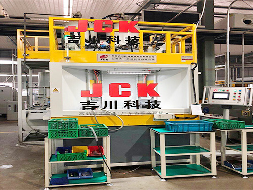 減震器專(zhuān)用噴砂機(jī)