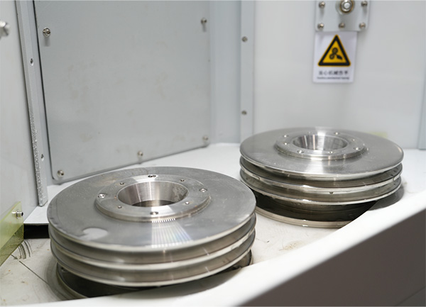 自動(dòng)噴砂機(jī)工作圖